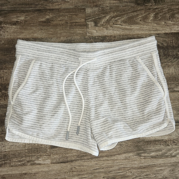 Vineyard Vines Pants - Vineyard Vines Terry Shorts